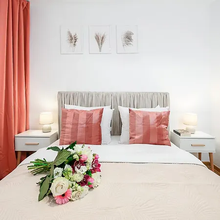 Apartamento Lumina I 2Br Apartments With Balcony I Palace Of Culture And Science Varsóvia